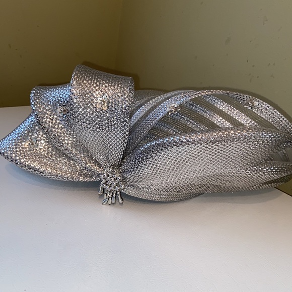 Fabulous David M Metallic Silver Church Dress Hat - Picture 11 of 11